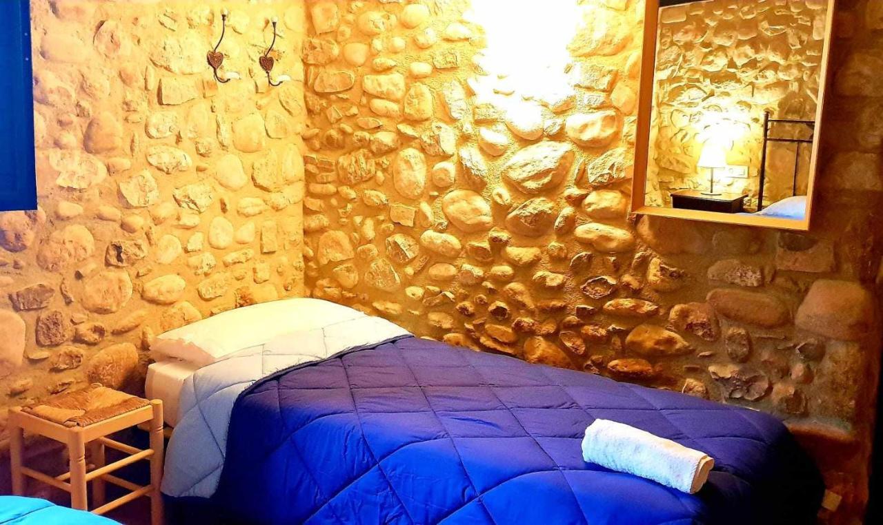 Masia Para Grupos Con Piscina Privada28 Pax Cabanelles Exteriér fotografie